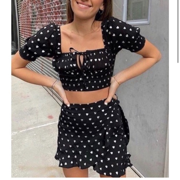 Beach riot crop top and heart skirt wrap set - Picture 2 of 2